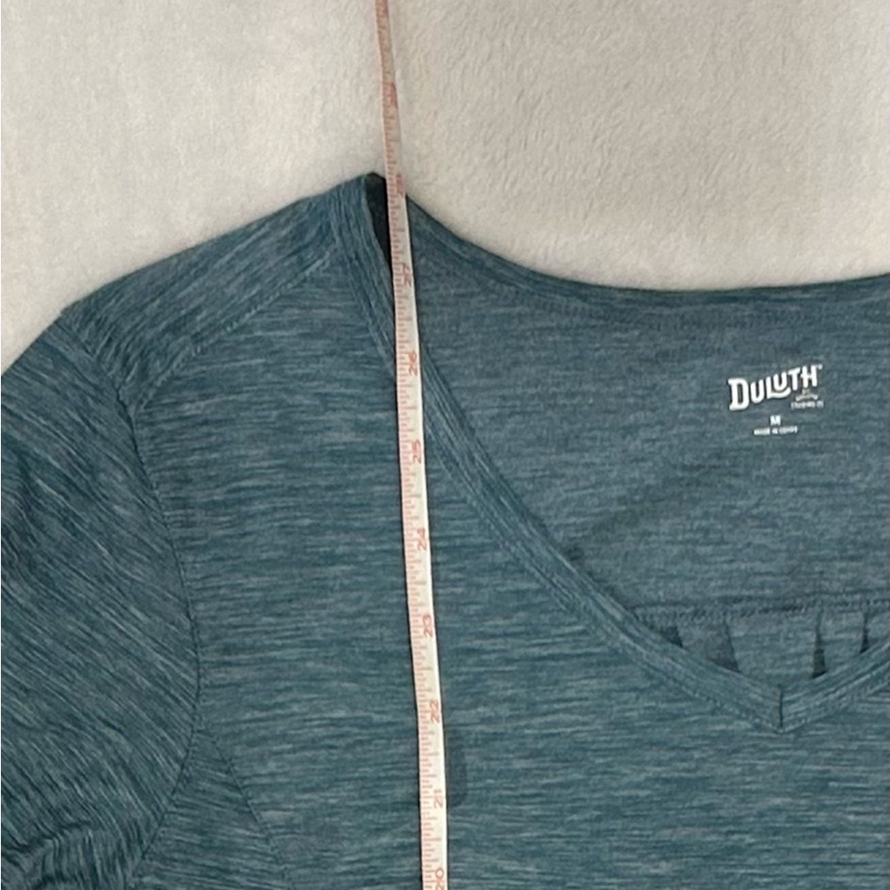 Duluth Trading Company Armachillo V-Neck T Shirt - Women’s Medium - EUC - Teal - Picture 4 of 10